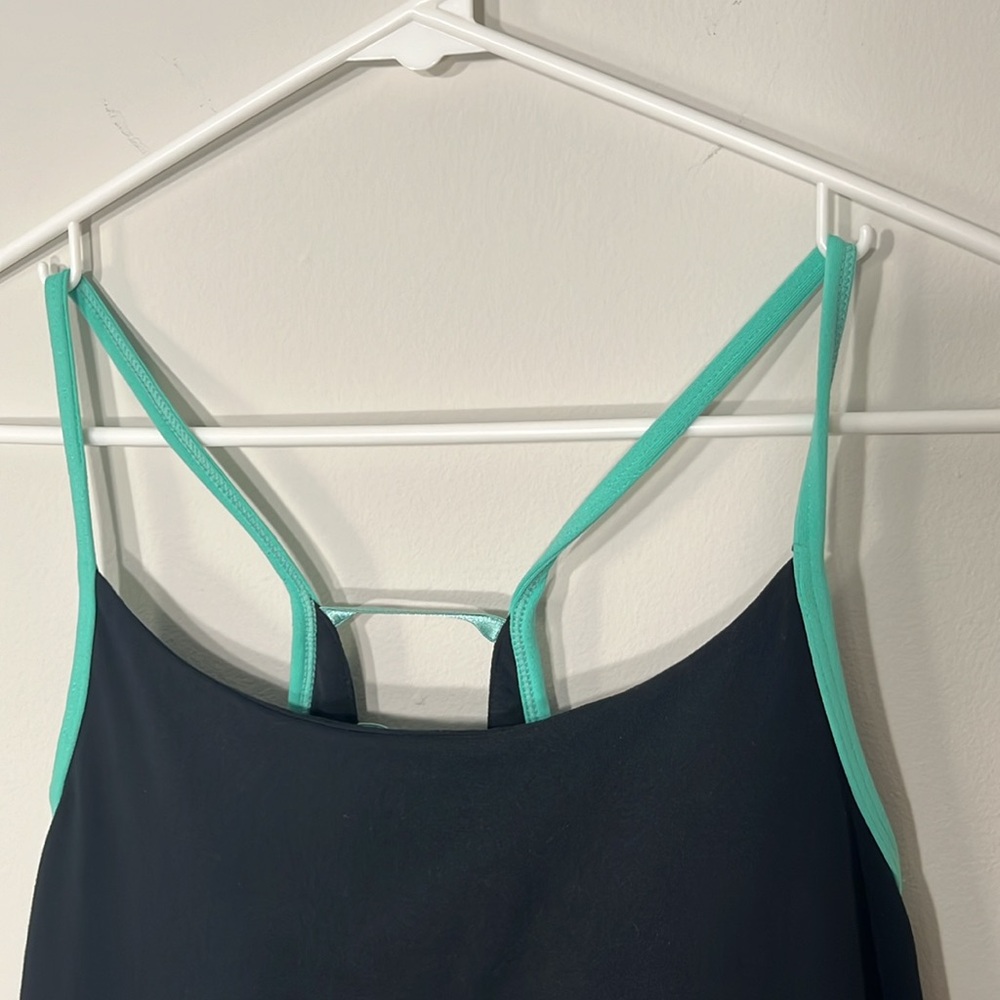 Athletic top - Picture 2 of 5